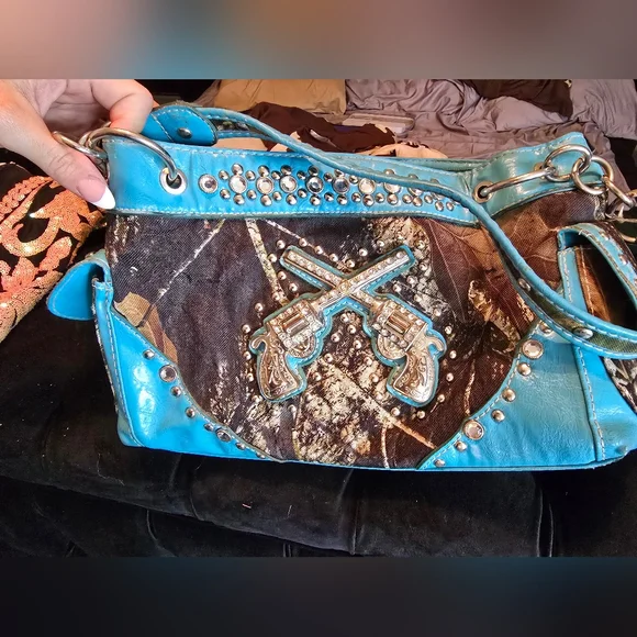 Teal blue and camo purse - Picture 6 of 6